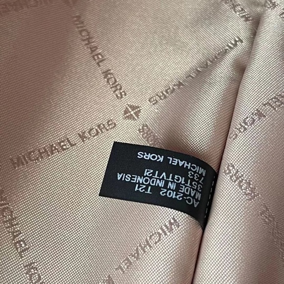 🌼SALE 🔥NWT MICHAEL KORS 🌼🌼 - Picture 8 of 10